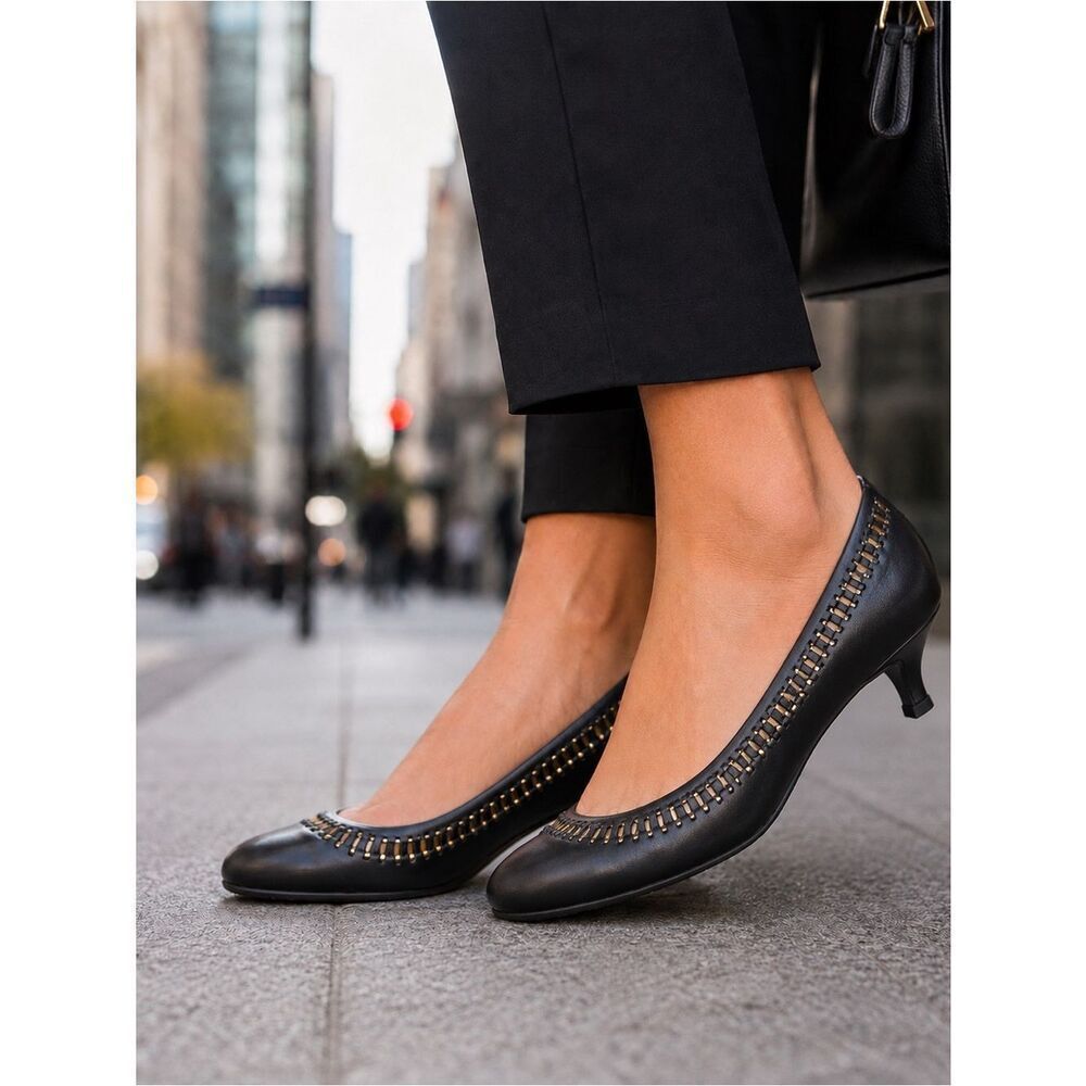 Gianni Bini Essex Heels Black with Gold Trim